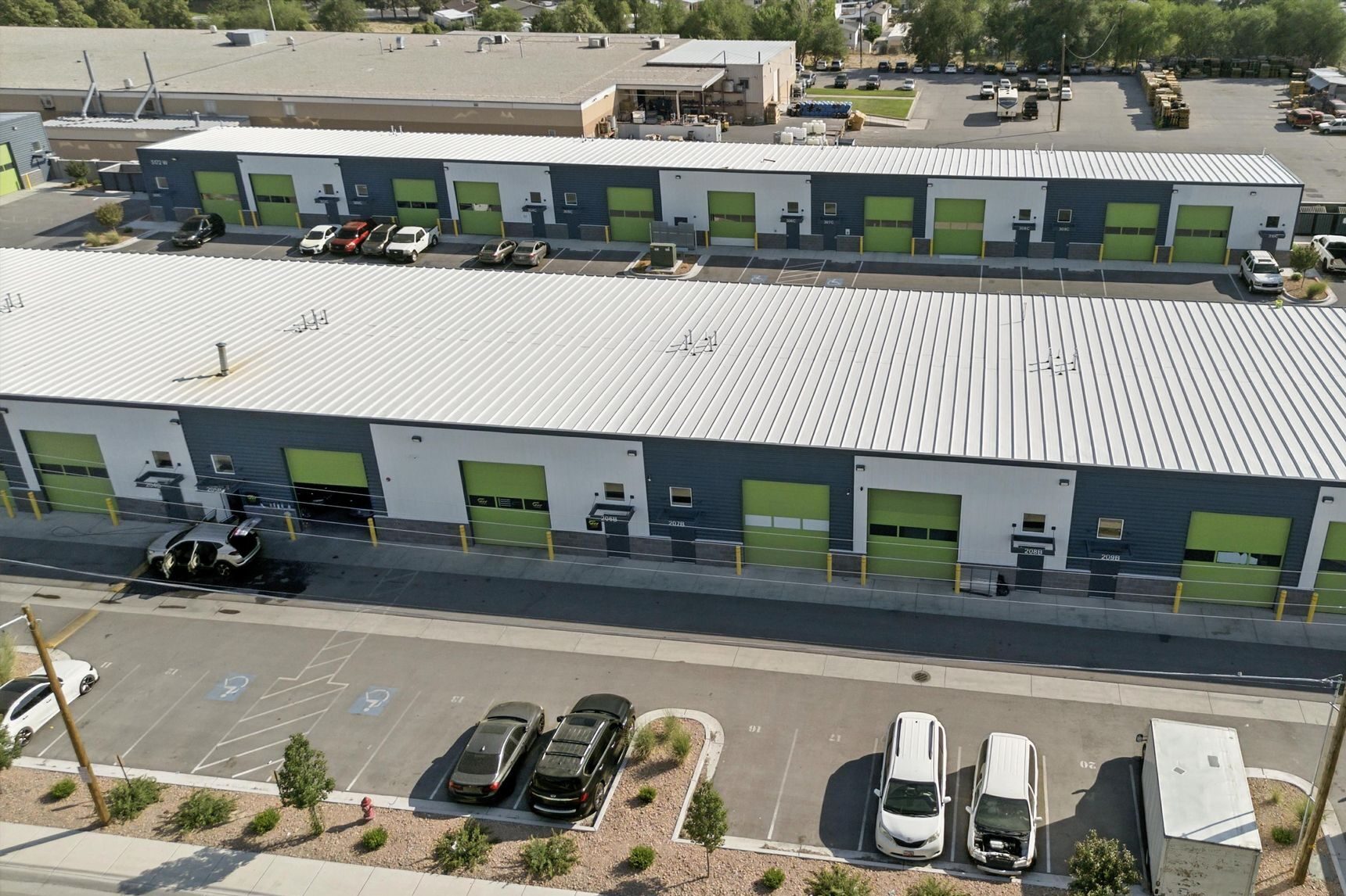 WorkBay maintained grounds and clean units